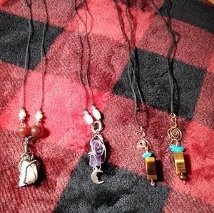Adjustable necklace/choker crystal pendants